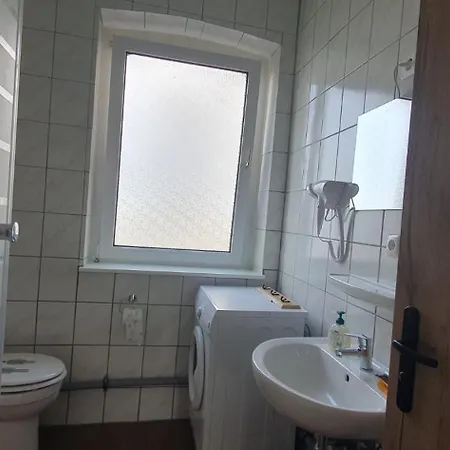 2&3, 30min Köln Messe Bahnhof, 5min Bahnhof Zentrum, Mit Gemeinschaftsbad-küche Leverkusen