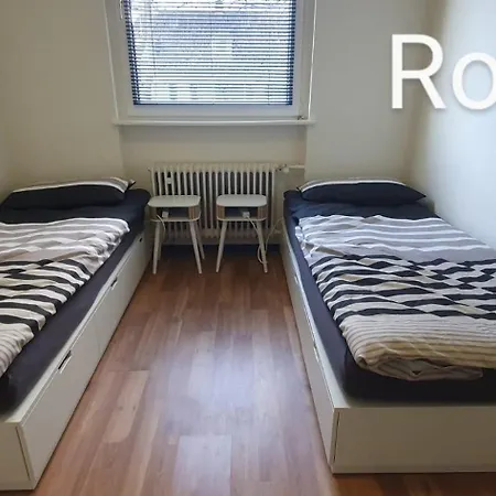2&3, 30min Köln Messe Bahnhof, 5min Bahnhof Zentrum, Mit Gemeinschaftsbad-küche Apartamento *